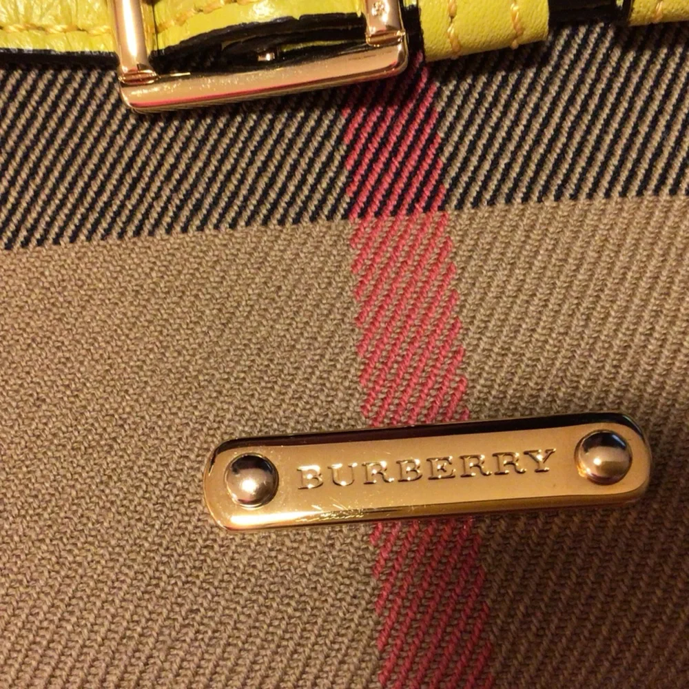 Burberry Yellow and Tan Plaid Crossbody Bag - Picture 5 of 7